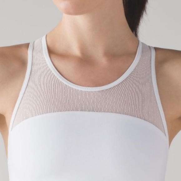 3/50⚡Lululemon move sports bra with polka dots - Picture 2 of 8